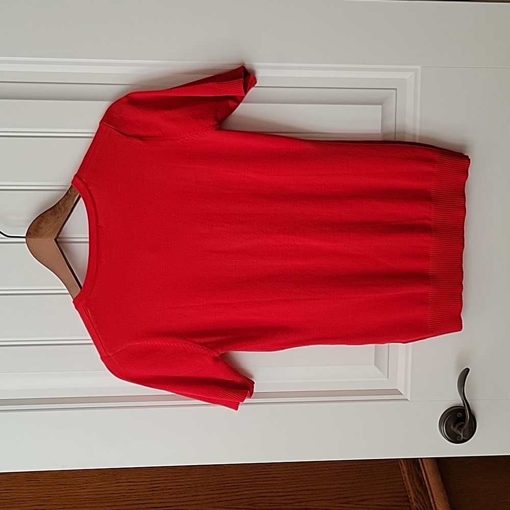 Red sweater - Picture 4 of 4